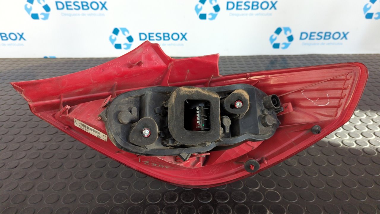 PILOTO TRASERO IZQUIERDO OPEL CORSA D - vista 5