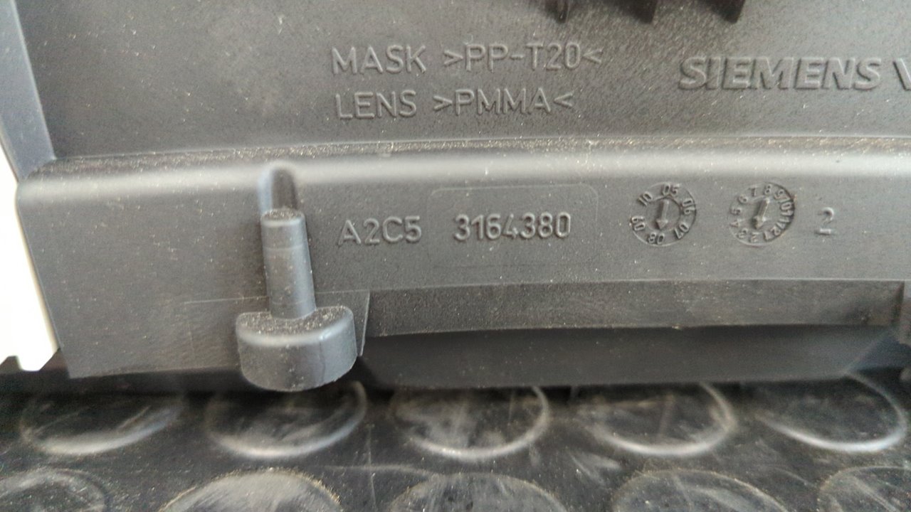 CUADRO INSTRUMENTOS TOYOTA AURIS - vista 2