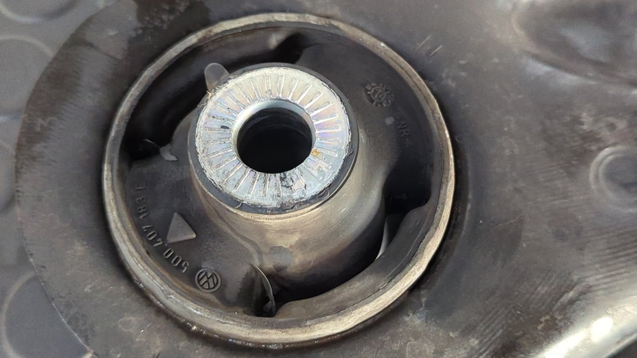 BRAZO DERECHO INFERIOR DELANTERO VOLKSWAGEN GOLF VII LIM. (5G1) - vista 2