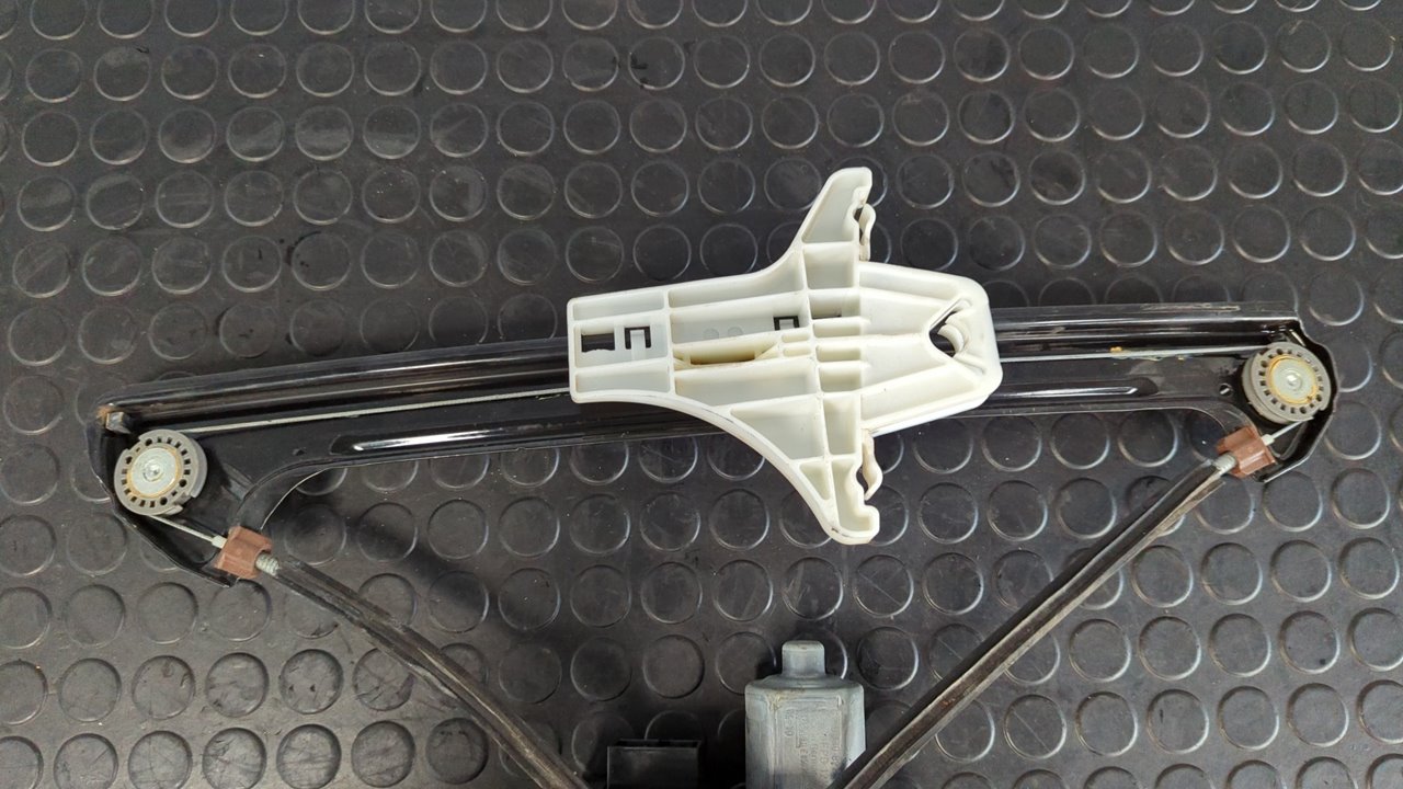 ELEVALUNAS TRASERO DERECHO VOLKSWAGEN GOLF VII LIM. (5G1) - vista 2