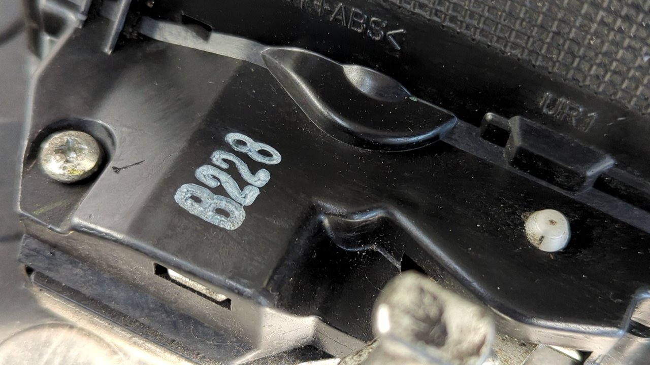 CERRADURA PUERTA TRASERA DERECHA TOYOTA AURIS - vista 4