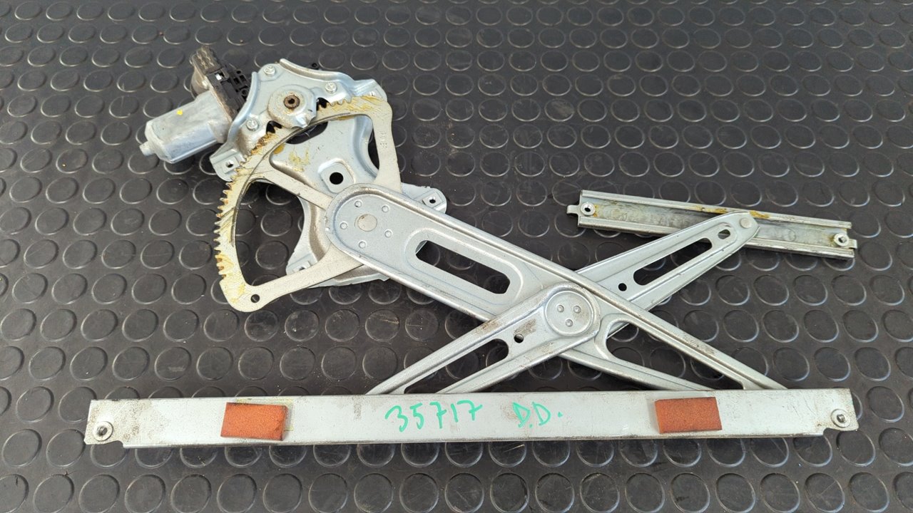 ELEVALUNAS DELANTERO DERECHO TOYOTA AURIS - vista 3