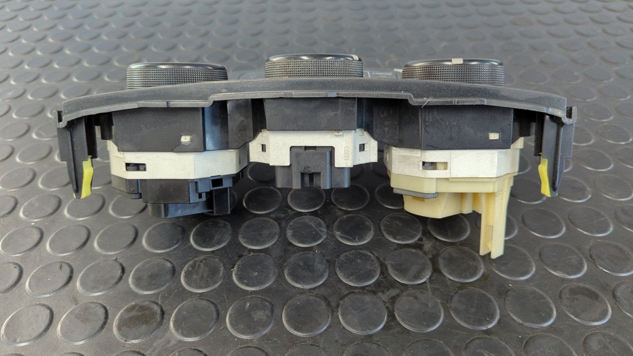 MANDO CLIMATIZADOR TOYOTA AURIS - vista 7