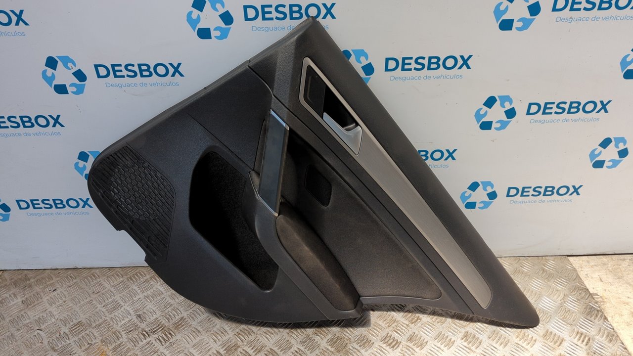 GUARNECIDO PUERTA TRASERA DERECHA VOLKSWAGEN GOLF VII LIM. (5G1)