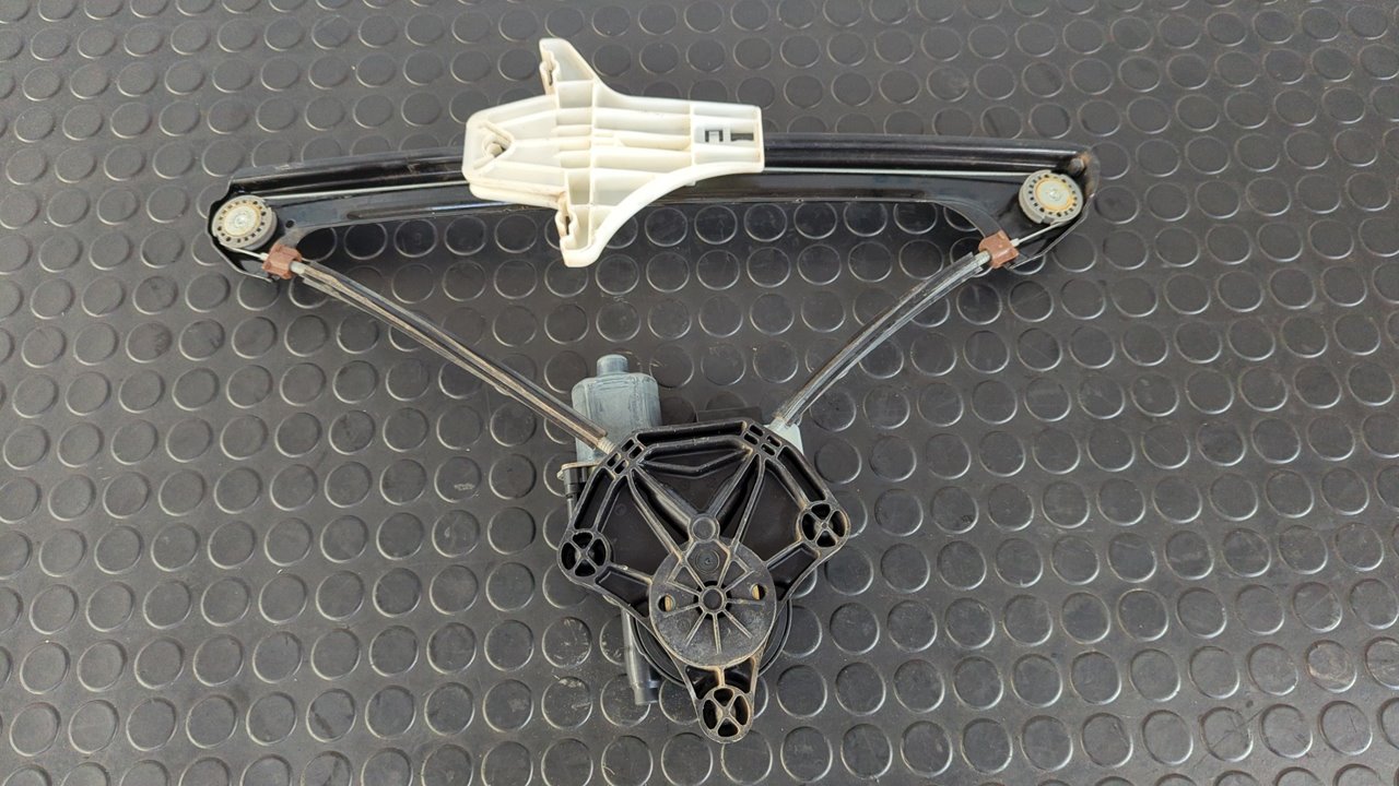 ELEVALUNAS TRASERO IZQUIERDO VOLKSWAGEN GOLF VII LIM. (5G1) - vista 3