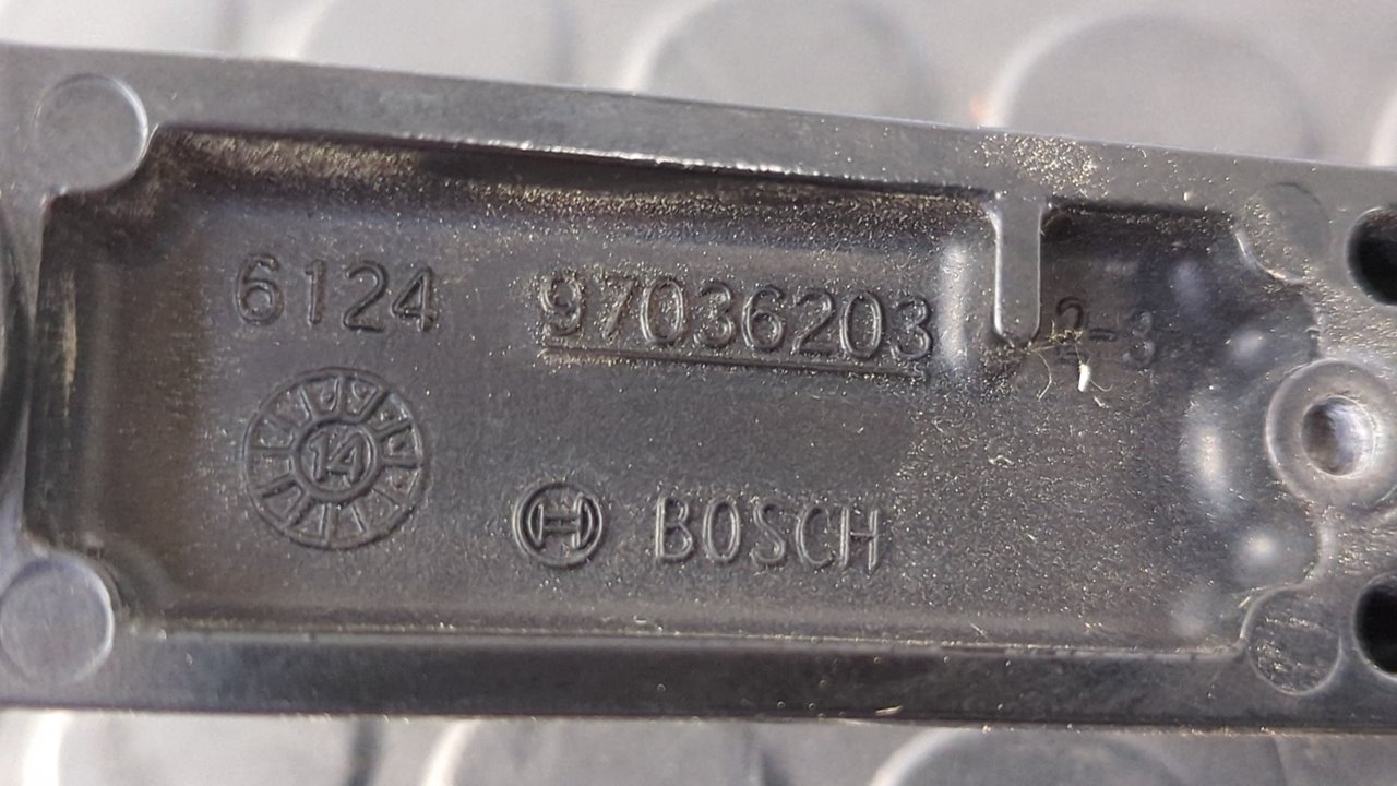 BRAZO LIMPIA DELANTERO DERECHO VOLKSWAGEN GOLF VII LIM. (5G1) - vista 3