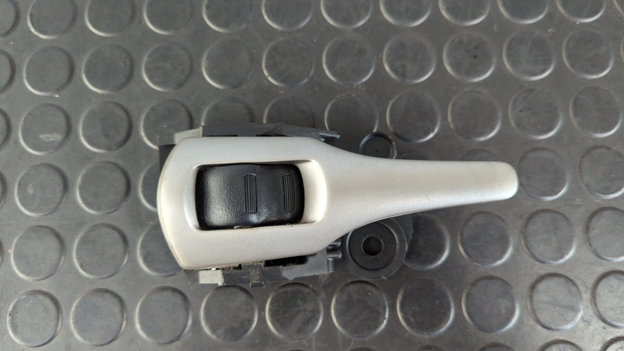 MANETA INTERIOR TRASERA IZQUIERDA TOYOTA AURIS