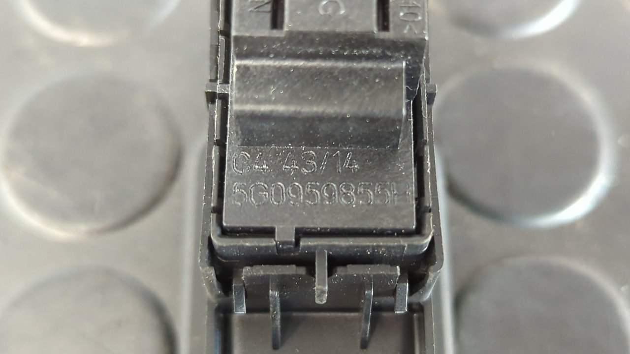 MANDO ELEVALUNAS TRASERO DERECHO VOLKSWAGEN GOLF VII LIM. (5G1) - vista 8