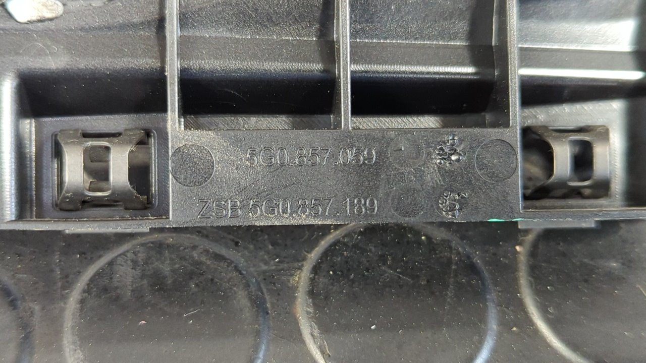 MOLDURA VOLKSWAGEN GOLF VII LIM. (5G1) - vista 2