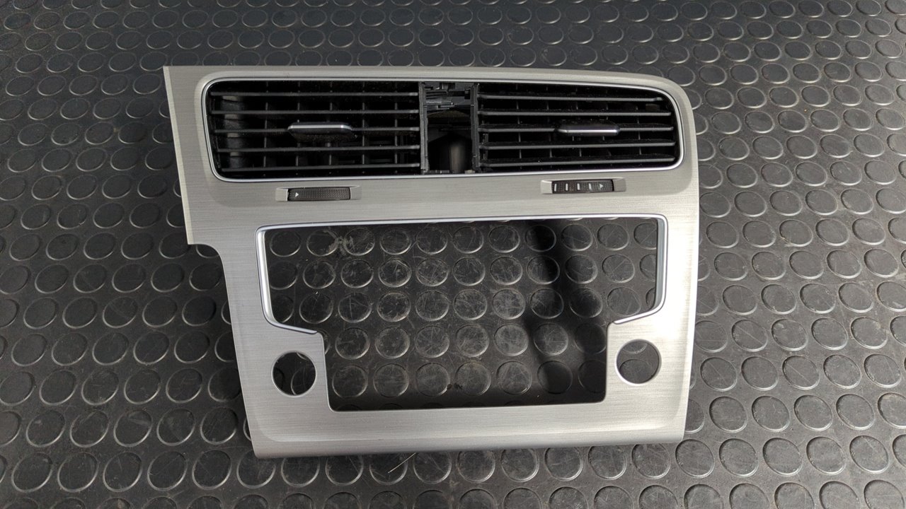 REJILLA AIREADORA VOLKSWAGEN GOLF VII LIM. (5G1)