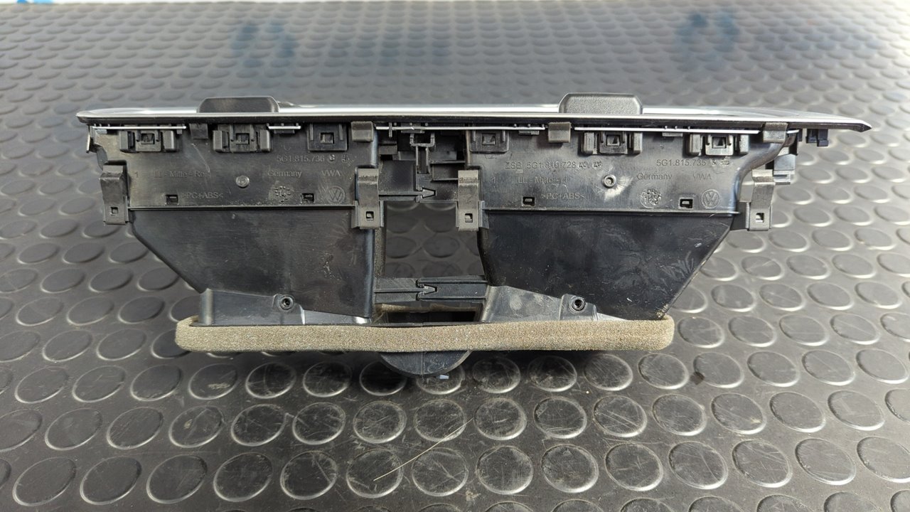 REJILLA AIREADORA VOLKSWAGEN GOLF VII LIM. (5G1) - vista 4