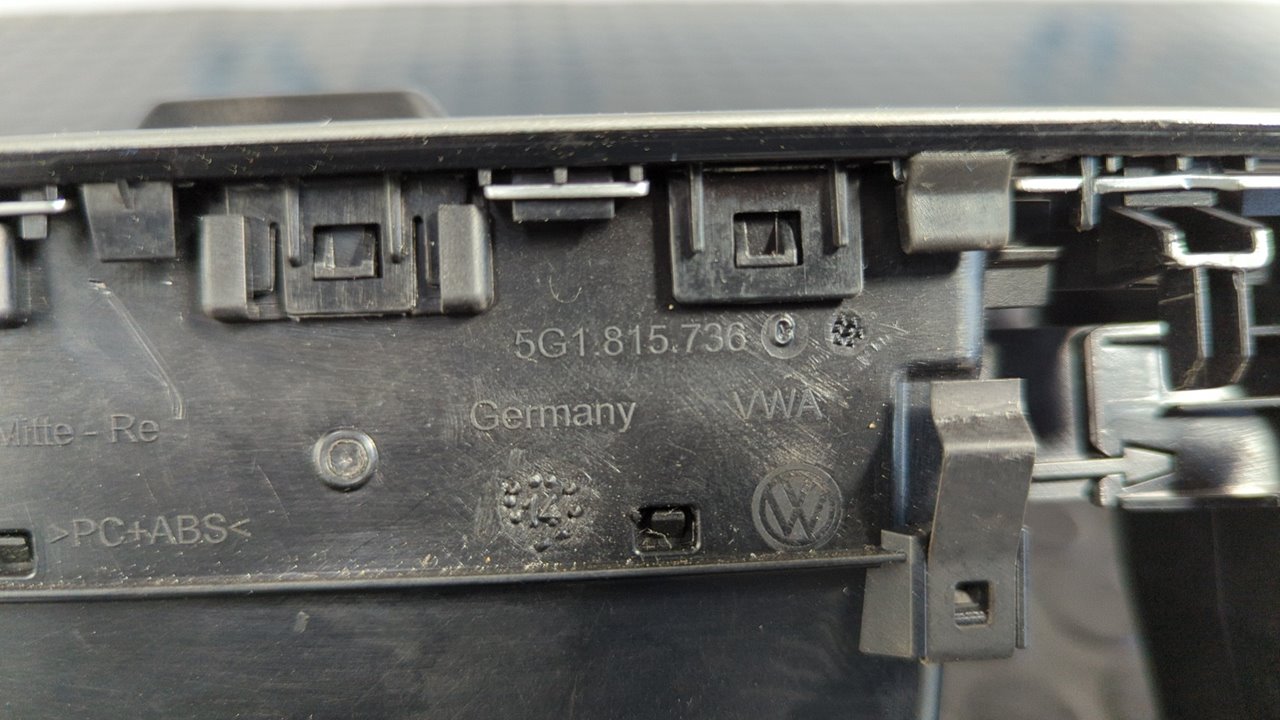 REJILLA AIREADORA VOLKSWAGEN GOLF VII LIM. (5G1) - vista 10