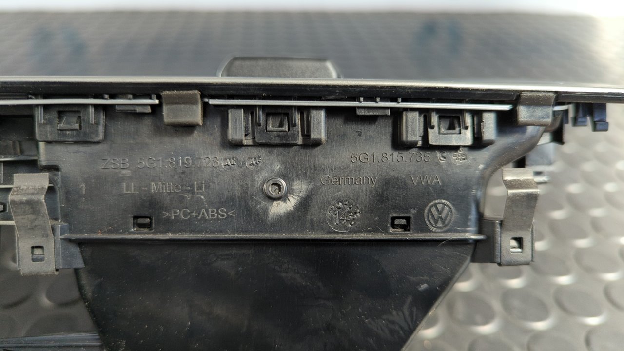 REJILLA AIREADORA VOLKSWAGEN GOLF VII LIM. (5G1) - vista 6