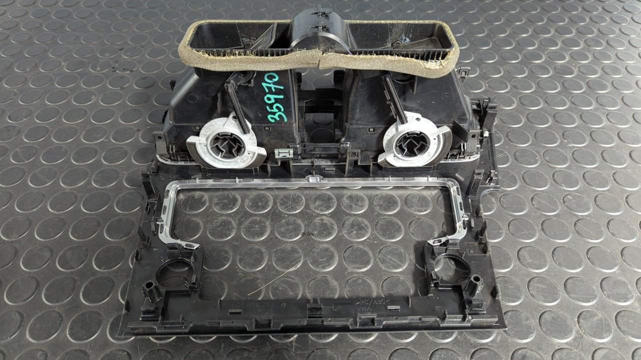 REJILLA AIREADORA VOLKSWAGEN GOLF VII LIM. (5G1) - vista 8