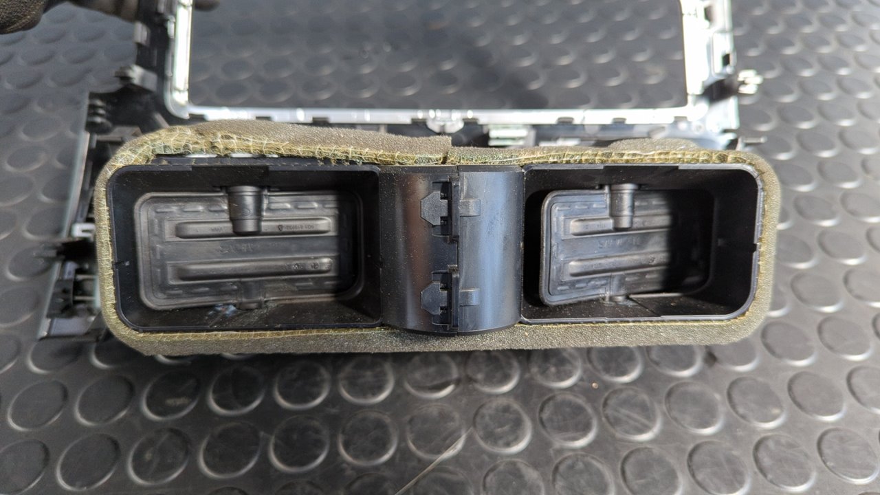 REJILLA AIREADORA VOLKSWAGEN GOLF VII LIM. (5G1) - vista 5