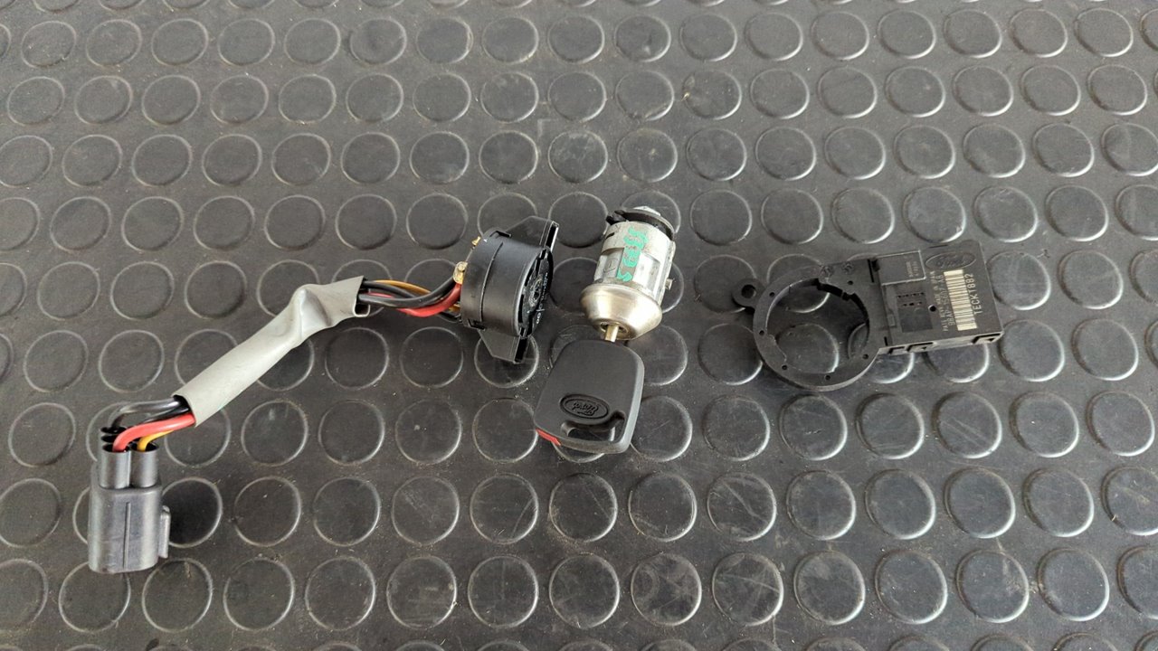 CONMUTADOR DE ARRANQUE FORD FIESTA BERLINA (DX)