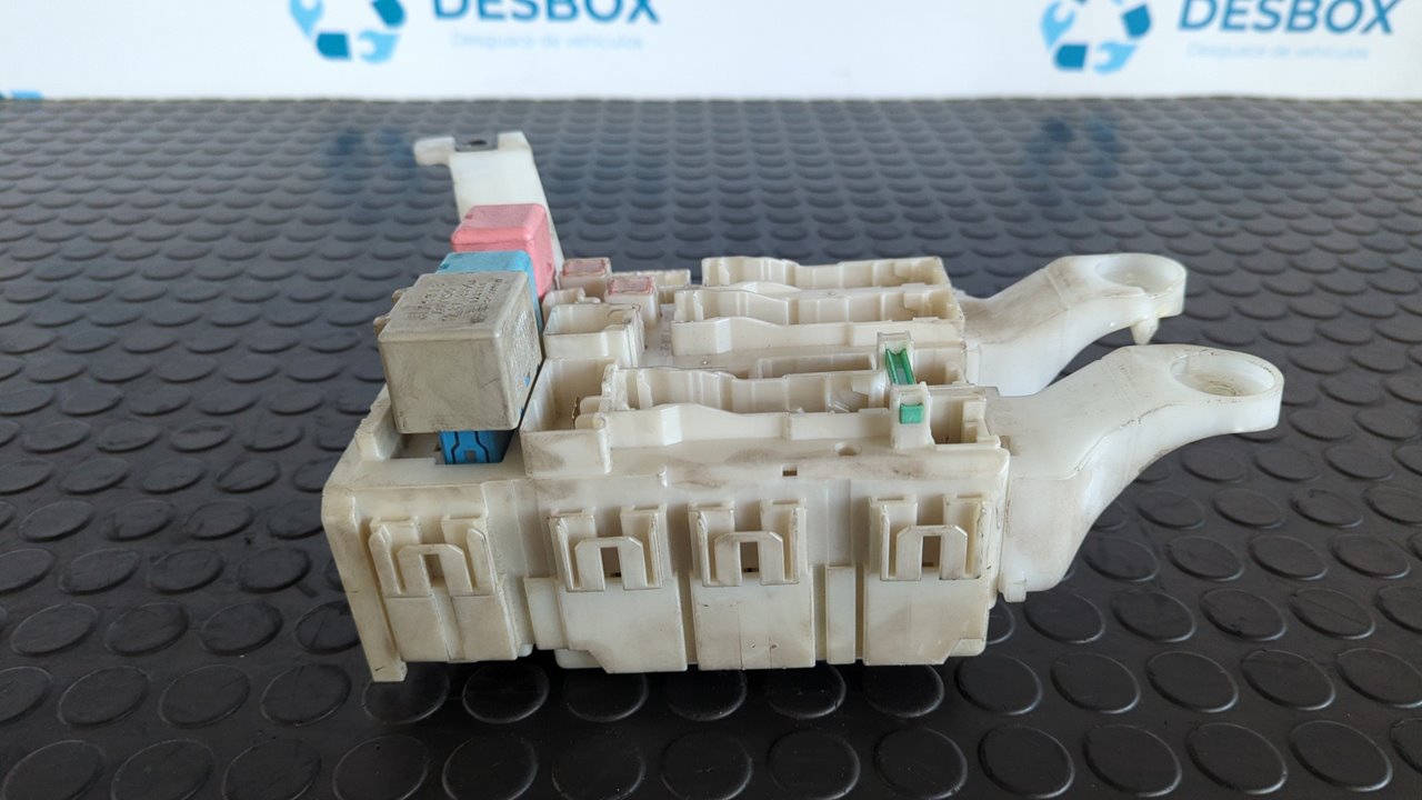 CAJA RELES / FUSIBLES TOYOTA AURIS - vista 7