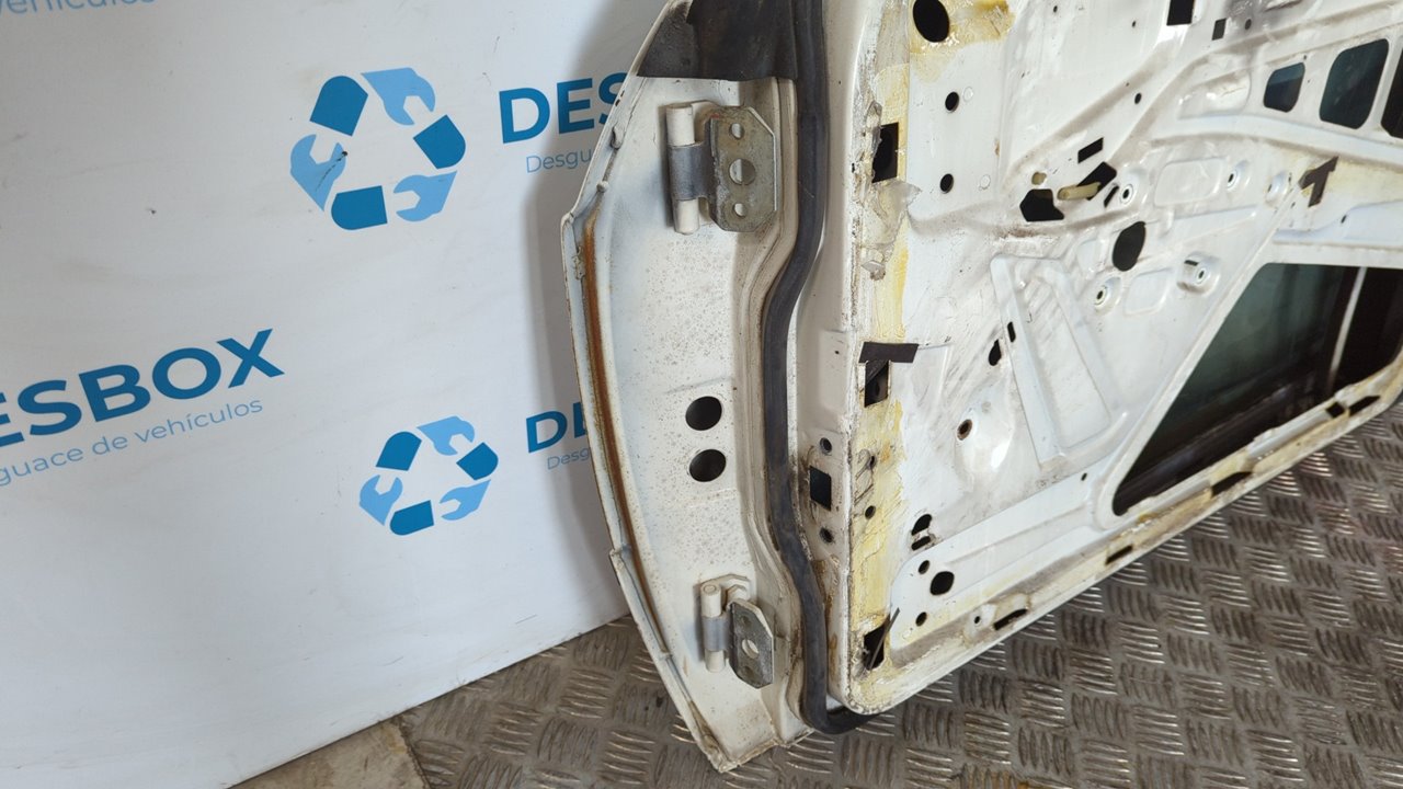 PUERTA DELANTERA DERECHA MERCEDES-BENZ CLASE C (W201) - vista 6