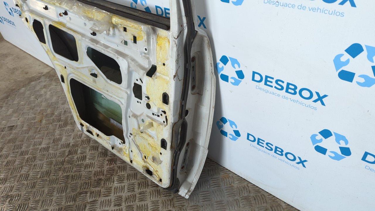 PUERTA TRASERA IZQUIERDA MERCEDES-BENZ CLASE C (W201) BERLINA - vista 8
