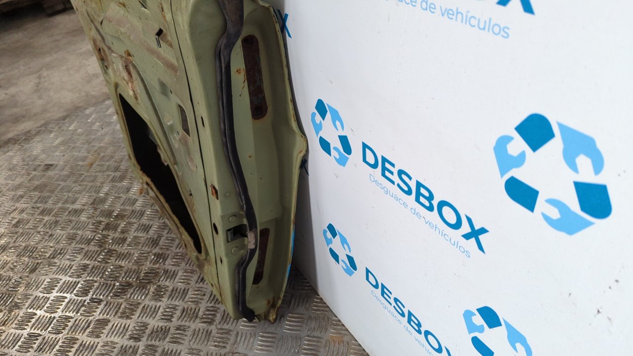 PUERTA TRASERA IZQUIERDA MERCEDES-BENZ CLASE E (W114/W115) - vista 9