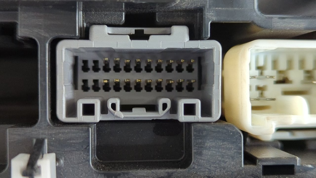 CAJA RELES / FUSIBLES CITROEN C1 - vista 8