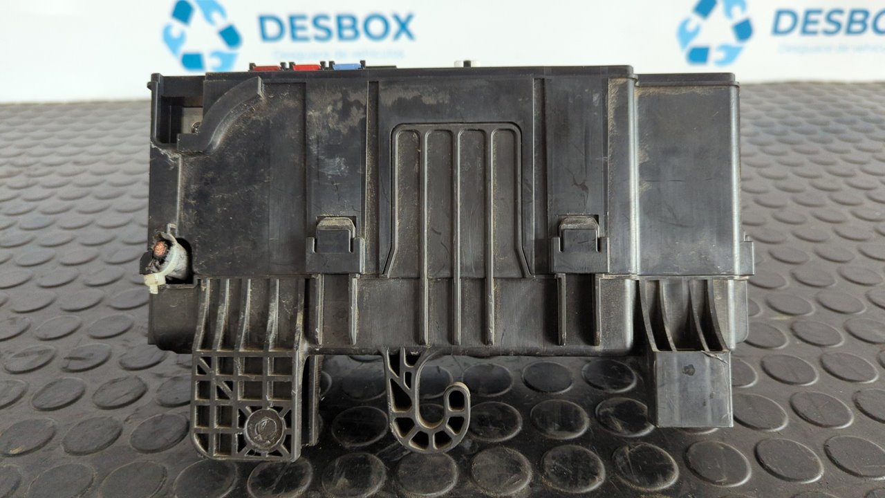 CAJA RELES / FUSIBLES CITROEN C1 - vista 4