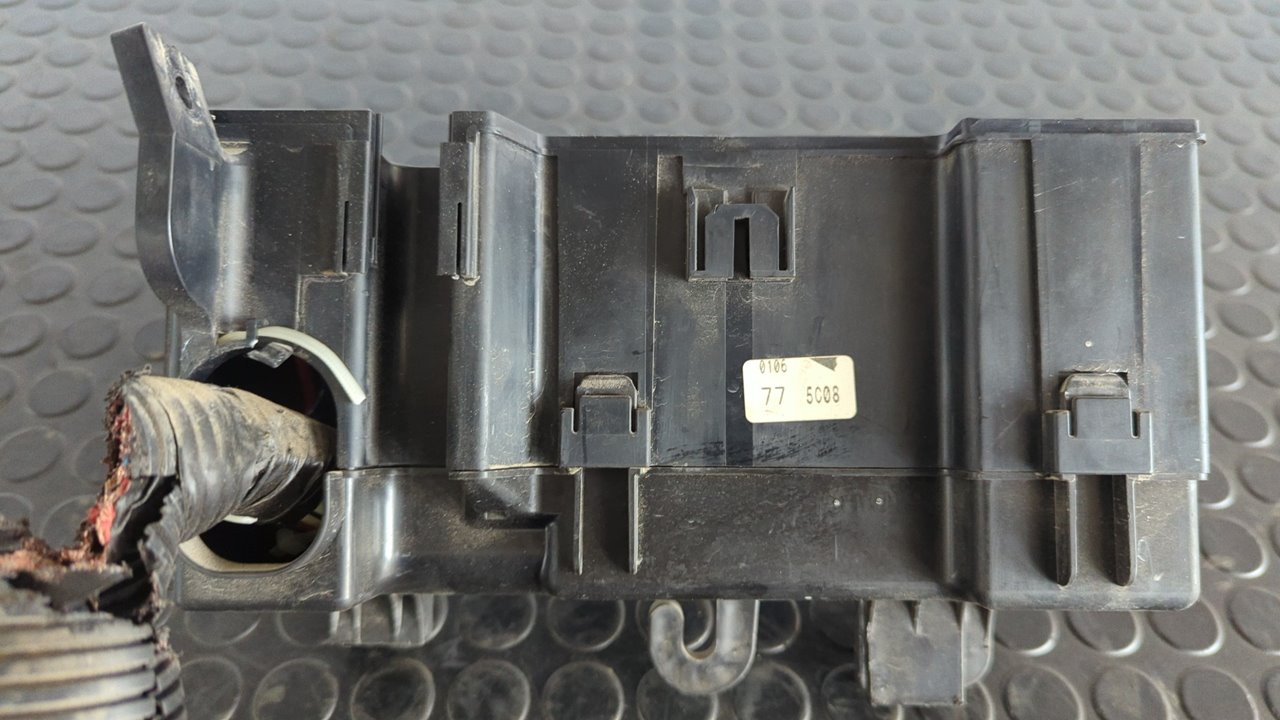 CAJA RELES / FUSIBLES CITROEN C1 - vista 2