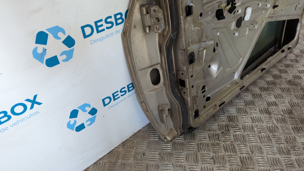 PUERTA DELANTERA DERECHA MERCEDES-BENZ CLASE C (W201) - vista 2