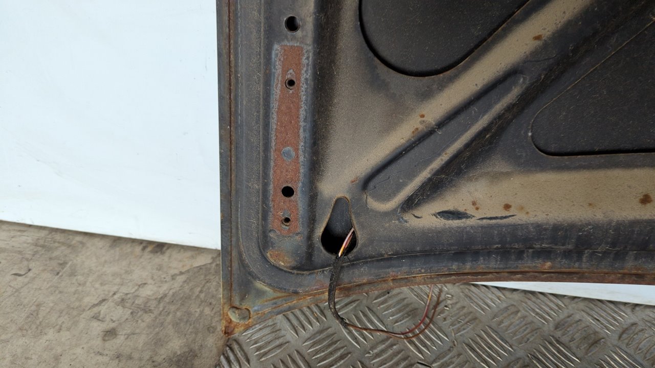 PORTON TRASERO MERCEDES-BENZ CLASE E (W114/W115) - vista 7