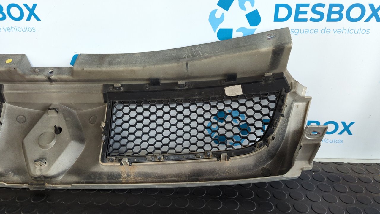REJILLA DELANTERA RENAULT TRAFIC COMBI (AB 4.01) - vista 5
