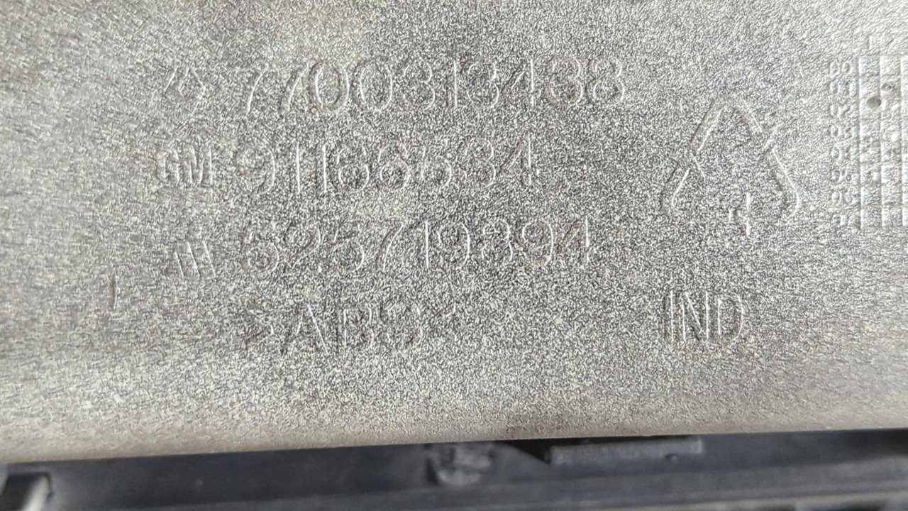 REJILLA DELANTERA RENAULT TRAFIC COMBI (AB 4.01) - vista 3