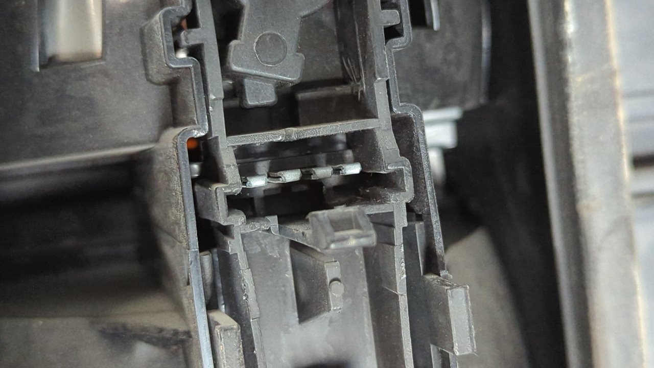 PORTAMATRICULAS RENAULT LAGUNA (B56) - vista 3