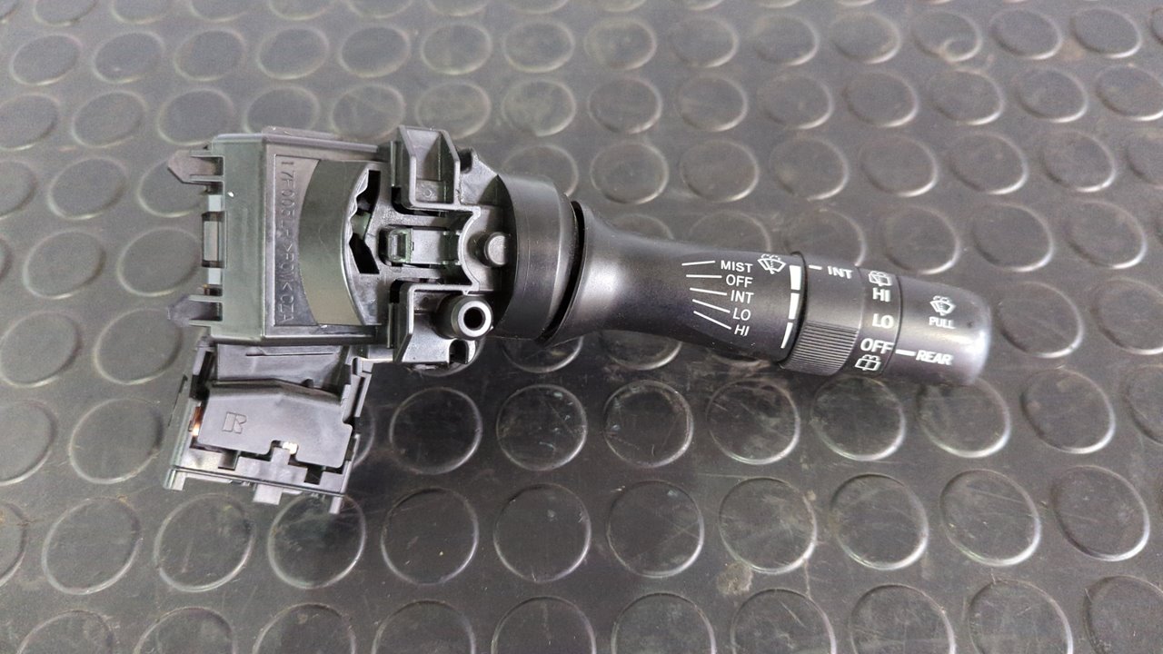 MANDO LIMPIA TOYOTA AURIS