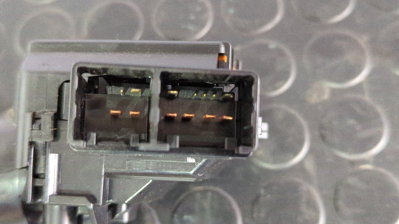 MANDO LIMPIA TOYOTA AURIS - vista 3