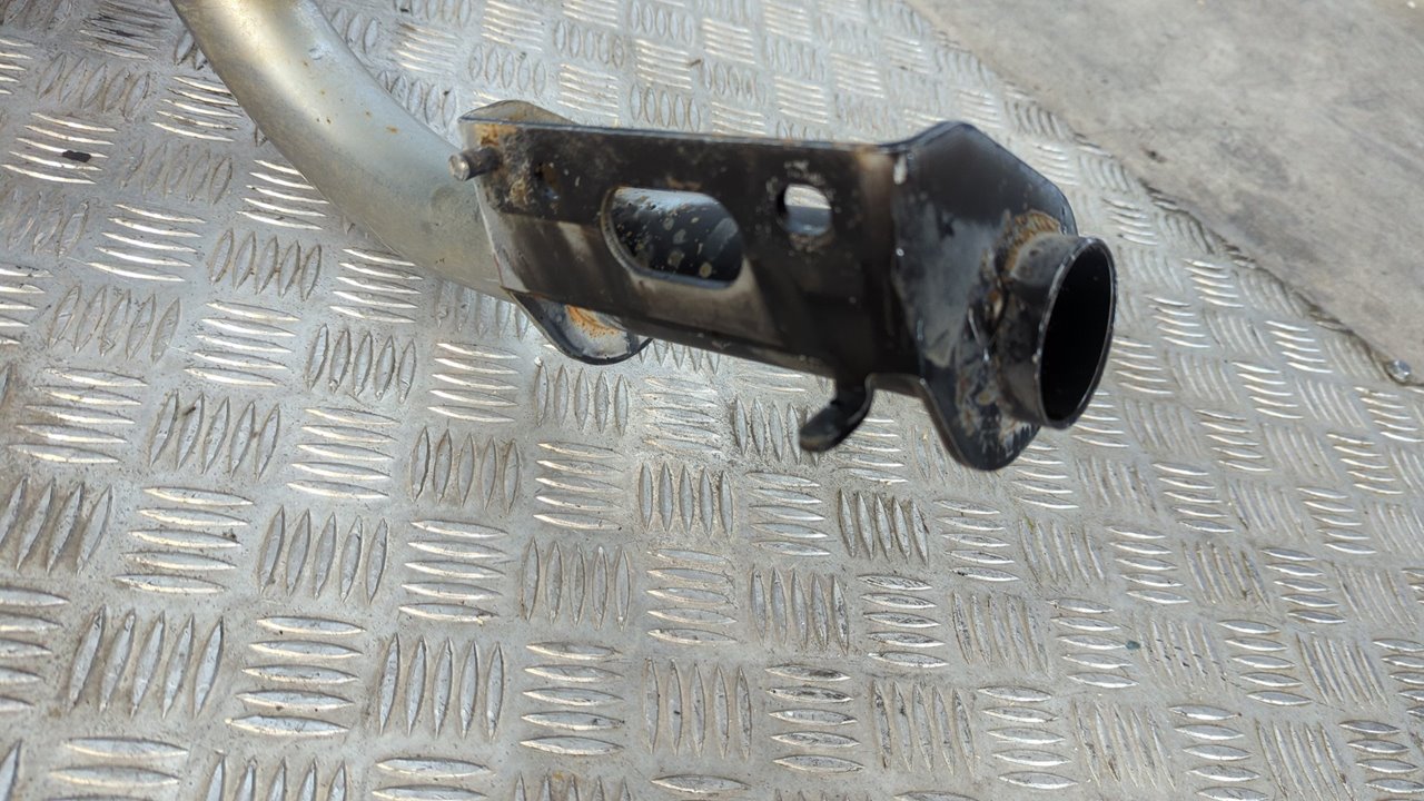 DEFENSA DELANTERA TOYOTA HILUX (KUN) - vista 4