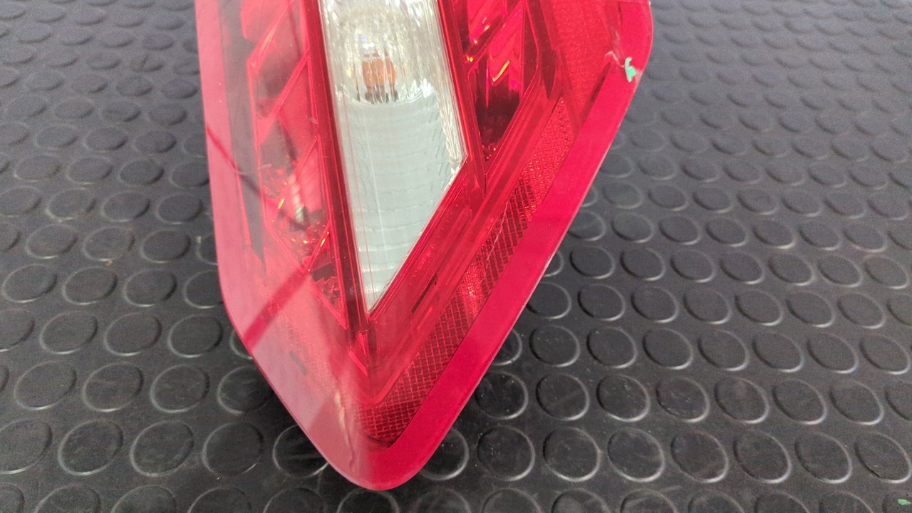 PILOTO TRASERO IZQUIERDO MERCEDES-BENZ CLASE E (W212) FAMILIAR - vista 3