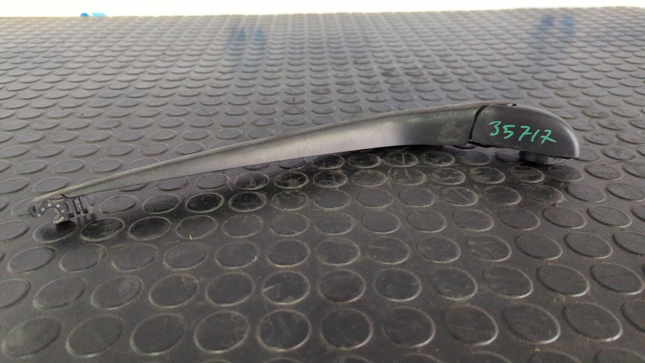 BRAZO LIMPIA TRASERO TOYOTA AURIS - vista 2