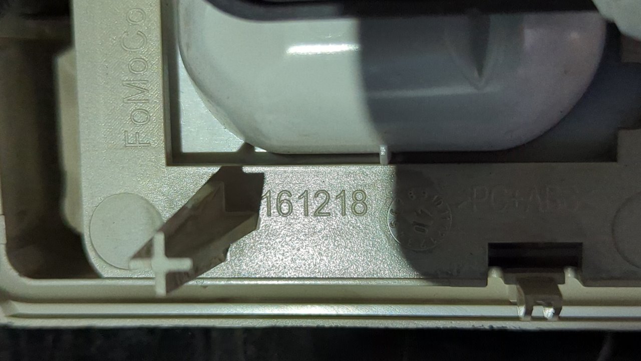 LUZ INTERIOR LAND ROVER DISCOVERY - vista 3