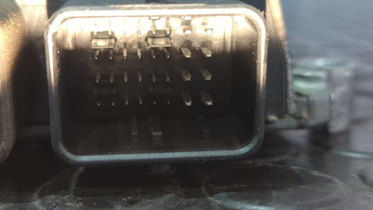 CENTRALITA MOTOR UCE DACIA SANDERO - vista 4