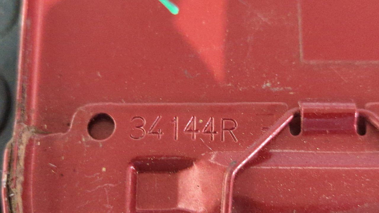 TAPA EXTERIOR COMBUSTIBLE DACIA SANDERO - vista 5