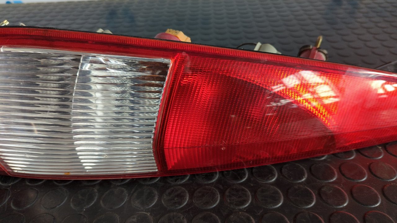 PILOTO TRASERO IZQUIERDO FORD MONDEO TURNIER (GE) - vista 4