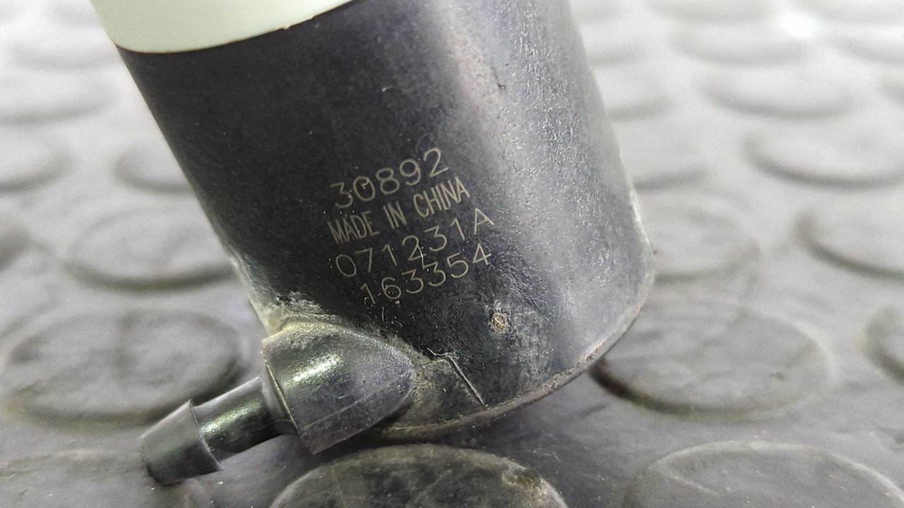 BOMBA LIMPIA TOYOTA AURIS - vista 2