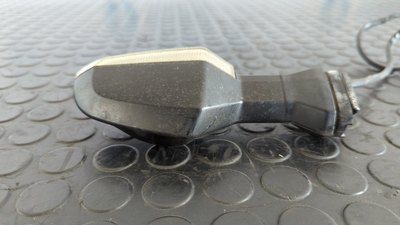 PILOTO TRASERO DERECHO KAWASAKI ER 6 - vista 6