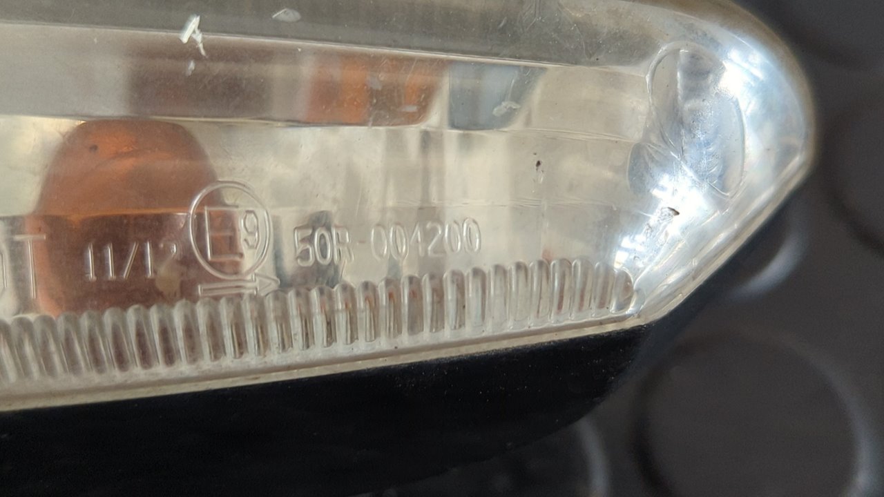 PILOTO TRASERO DERECHO KAWASAKI ER 6 - vista 4