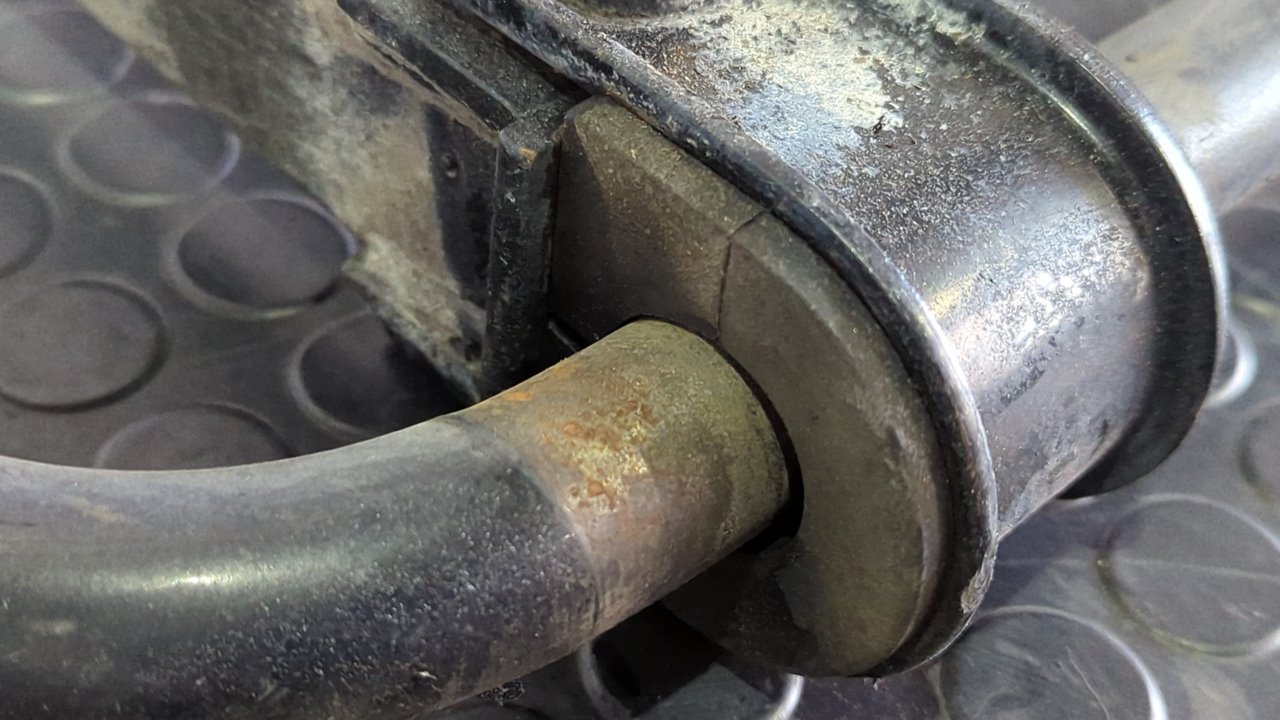 BARRA ESTABILIZADORA TRASERA NISSAN CABSTAR - vista 4