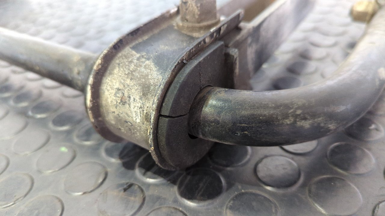 BARRA ESTABILIZADORA TRASERA NISSAN CABSTAR - vista 7