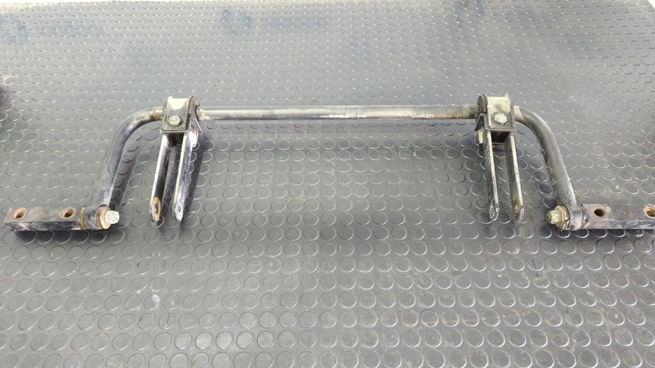 BARRA ESTABILIZADORA TRASERA NISSAN CABSTAR - vista 3