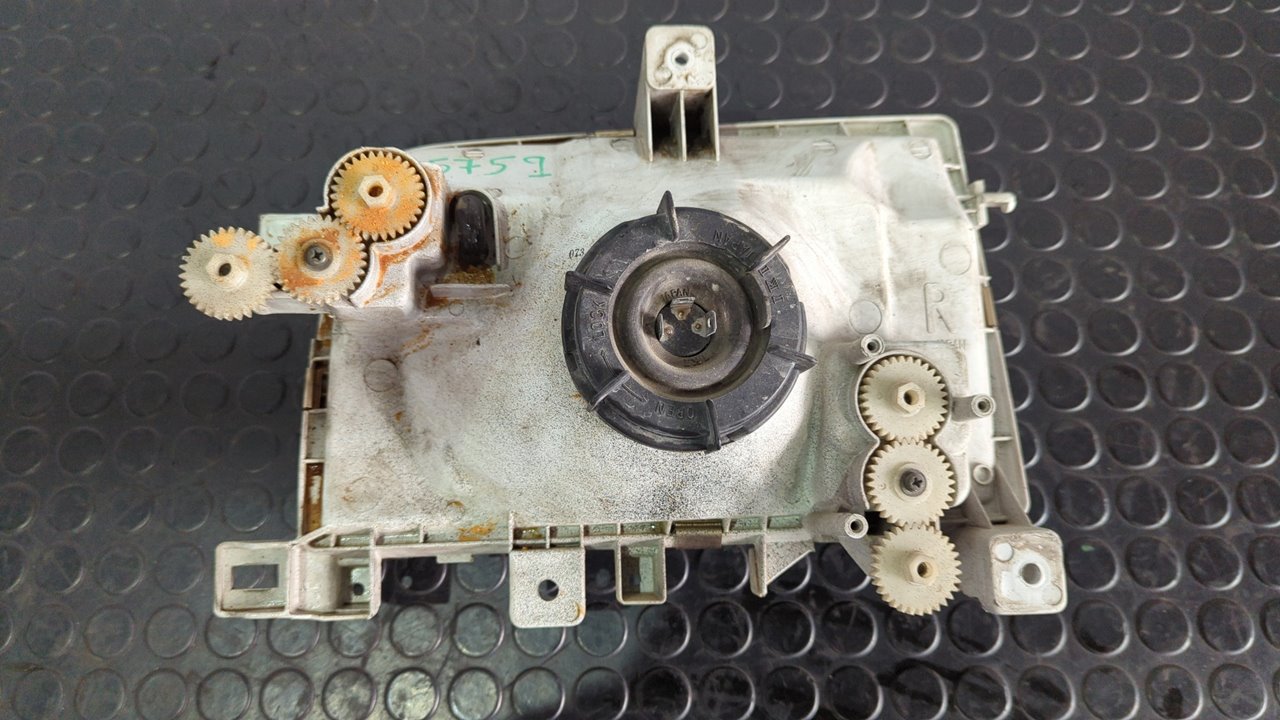 FARO DERECHO NISSAN CABSTAR - vista 6