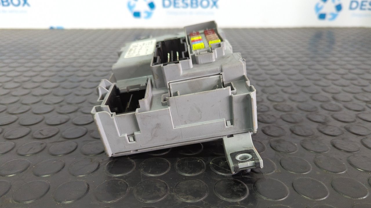CAJA RELES / FUSIBLES FIAT DOBLO CARGO - vista 5