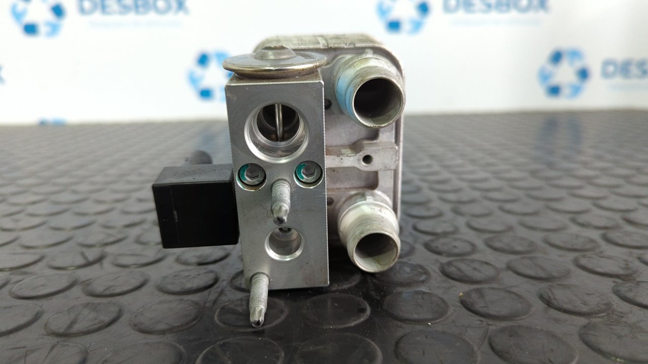 CONDENSADOR / RADIADOR  AIRE ACONDICIONADO CITROEN E-C4 - vista 3